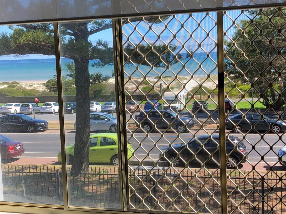Adelaide - Semaphore Beach Front Kültér fotó