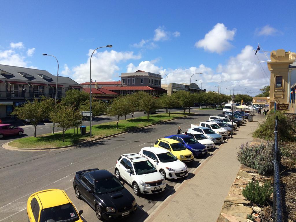Adelaide - Semaphore Beach Front Kültér fotó