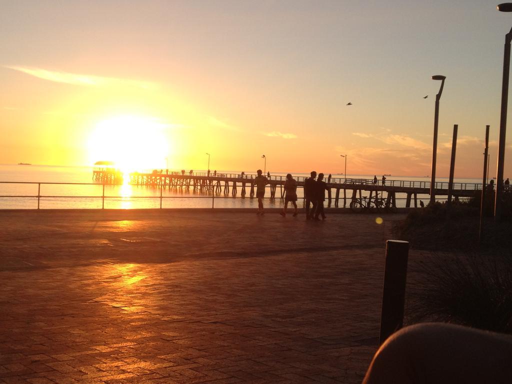 Adelaide - Semaphore Beach Front Kültér fotó